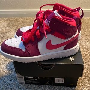 Nike Jordan 1 Mid